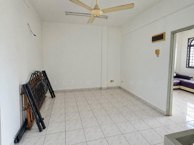Rumah Teres 2-Tingkat untuk Dijual di Taman Desa Melati (Nilai) - Taufiq Azlan - Living Room - PropertyGuru.com.my
