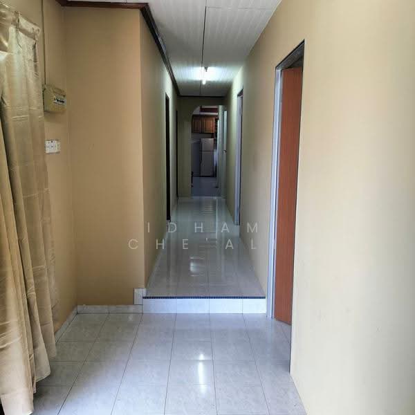 Terraced House for Sale in Kampung Balok Baru (Sungai Karang) - Idham Che'Ali - Corridor - PropertyGuru.com.my