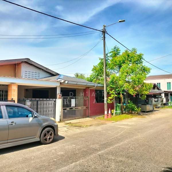 Terraced House for Sale in Kampung Balok Baru (Sungai Karang) - Idham Che'Ali - Exterior - PropertyGuru.com.my