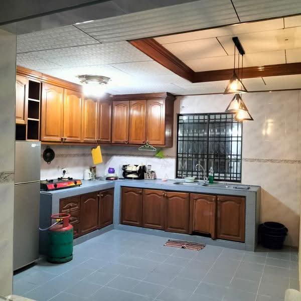 Terraced House for Sale in Kampung Balok Baru (Sungai Karang) - Idham Che'Ali - Kitchen - PropertyGuru.com.my