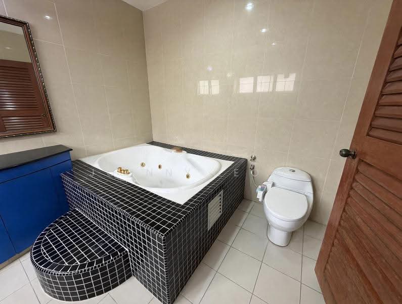 Bungalow House for Sale in Kajang (Selangor) - Johnny Leong - Bathroom - PropertyGuru.com.my