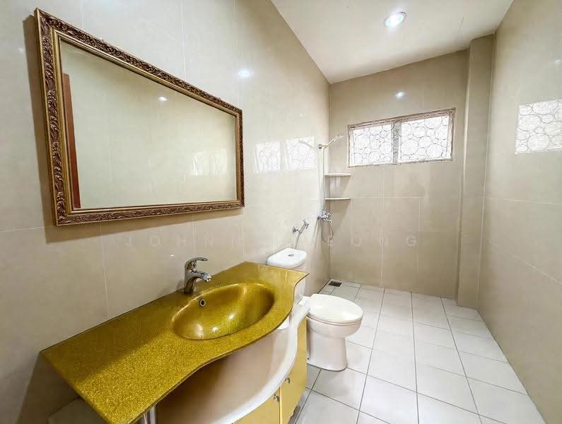 Bungalow House for Sale in Kajang (Selangor) - Johnny Leong - Bathroom - PropertyGuru.com.my