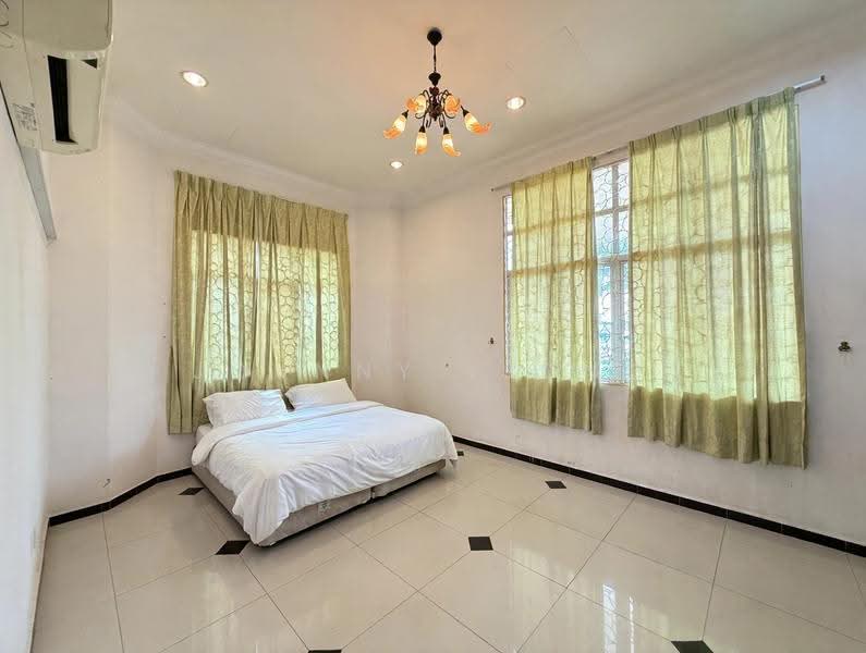 Bungalow House for Sale in Kajang (Selangor) - Johnny Leong - Bedroom - PropertyGuru.com.my