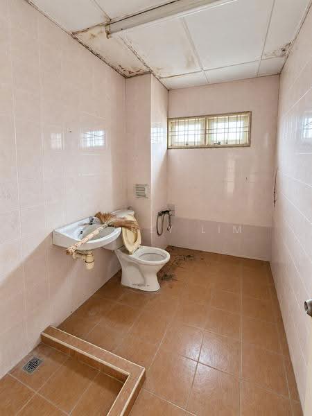 Rumah Teres 2-Tingkat untuk Dijual di Taman Desa Palma (Bukit Mertajam) - Jeffrey Lim - Bathroom - PropertyGuru.com.my