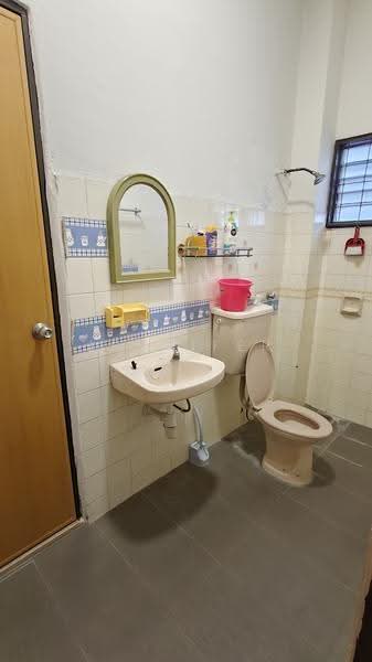 Terraced House for Sale in Usj 4 (Subang Jaya) - Jennifer Ng - Bathroom - PropertyGuru.com.my
