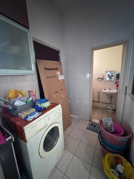 2-storey Terraced House for Rent in Taman Mount Austin (Tebrau) - Daniel Nguang - Bathroom - PropertyGuru.com.my
