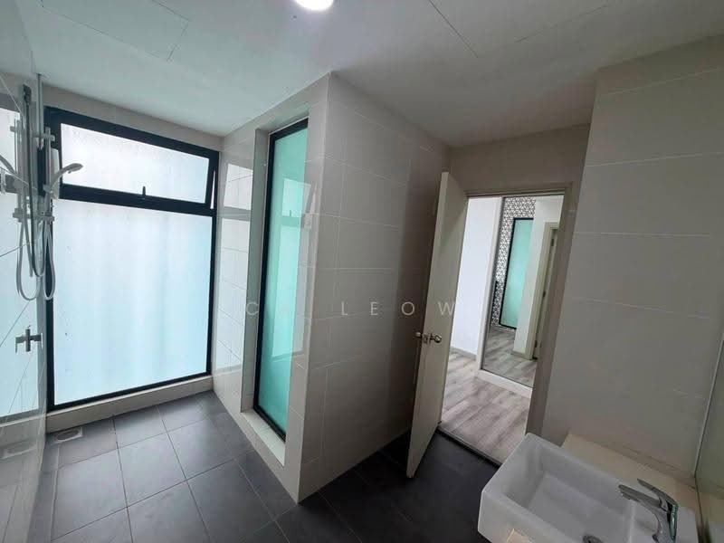 Kediaman Servis untuk Disewa di Southkey Mosaic - Ck Leow - Bathroom - PropertyGuru.com.my