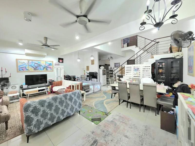 Rumah Teres untuk Dijual di Shah Alam (Selangor) - Izzati Mat - Living Room - PropertyGuru.com.my