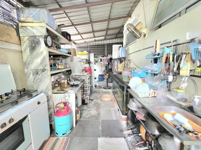 Rumah Teres untuk Dijual di Shah Alam (Selangor) - Izzati Mat - Kitchen - PropertyGuru.com.my