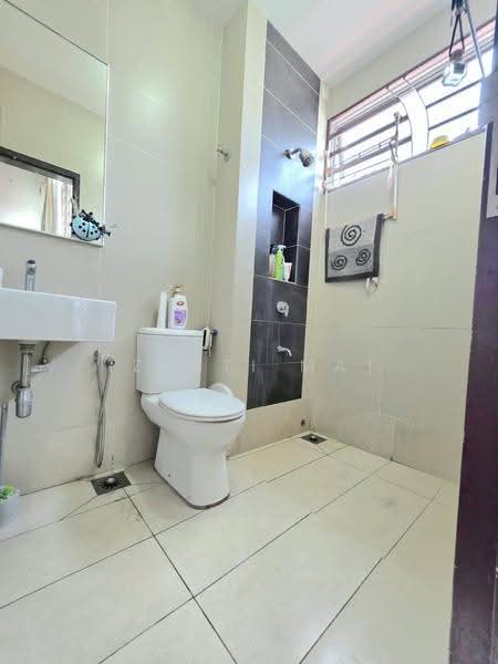 Rumah Teres untuk Dijual di Shah Alam (Selangor) - Izzati Mat - Bathroom - PropertyGuru.com.my