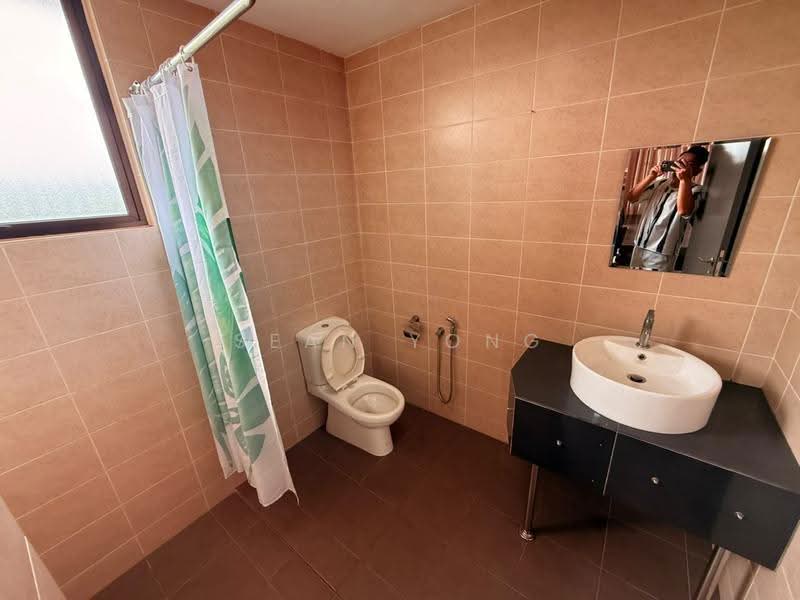 3-storey Terraced House for Sale in Prima Selayang (Selayang) - Sean Yong - Bathroom - PropertyGuru.com.my