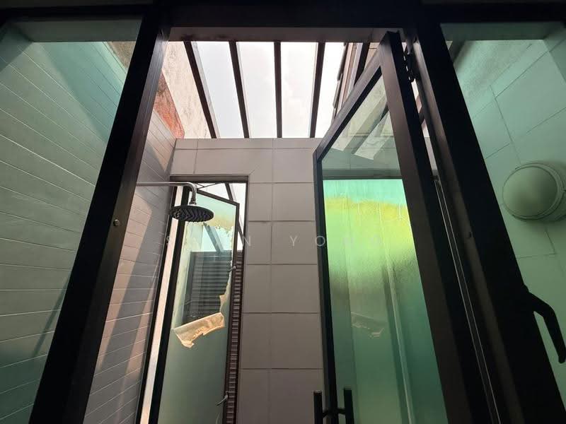 3-storey Terraced House for Sale in Prima Selayang (Selayang) - Sean Yong - Bathroom - PropertyGuru.com.my