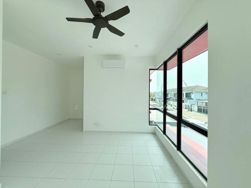 Rumah Teres 2-Tingkat untuk Disewa di Johor Bahru (Johor) - Jamie Low - Living Room - PropertyGuru.com.my