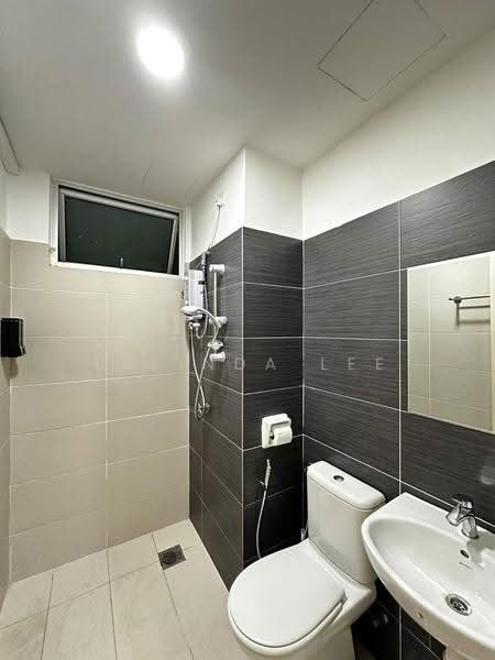 Pangsapuri untuk Dijual di Midori Green (Pangsapuri Hijauan) - Belinda Lee - Bathroom - PropertyGuru.com.my