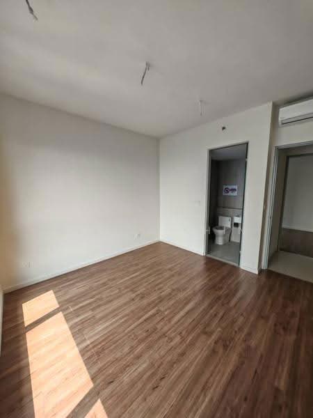 Service Residence for Sale at Emerald 9 - Alfred Chin - Bathroom - PropertyGuru.com.my
