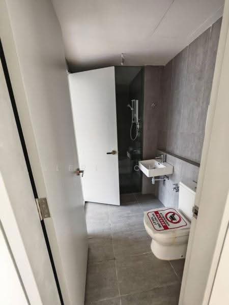 Service Residence for Sale at Emerald 9 - Alfred Chin - Bathroom - PropertyGuru.com.my