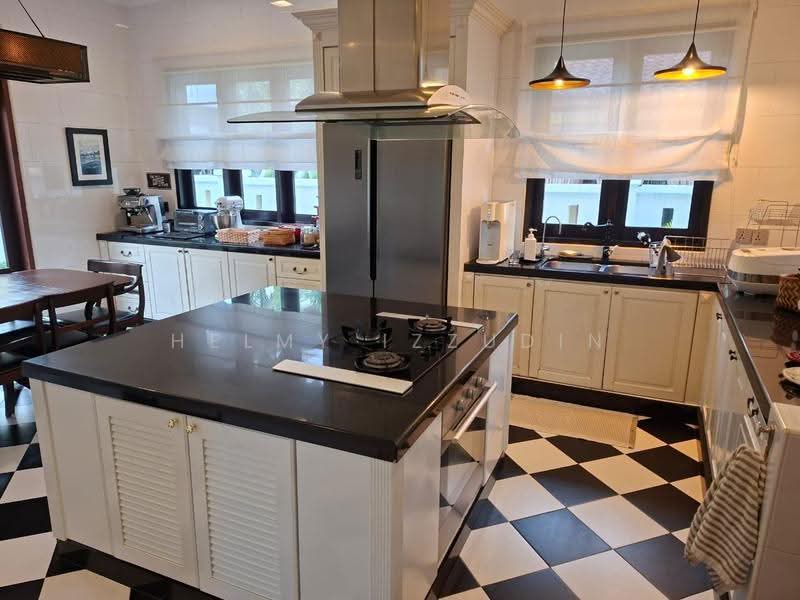 Bungalow House for Sale in Kayangan Heights (Shah Alam) - HELMY IZZUDIN - Kitchen - PropertyGuru.com.my