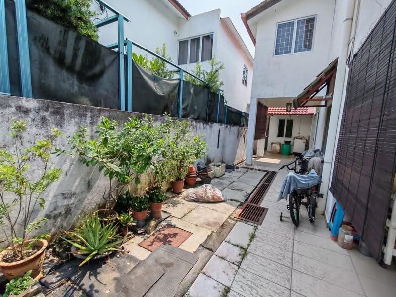 Semi-Detached House for Sale in Taman Bukit Serdang (Seri Kembangan) - Max Chua - Exterior - PropertyGuru.com.my