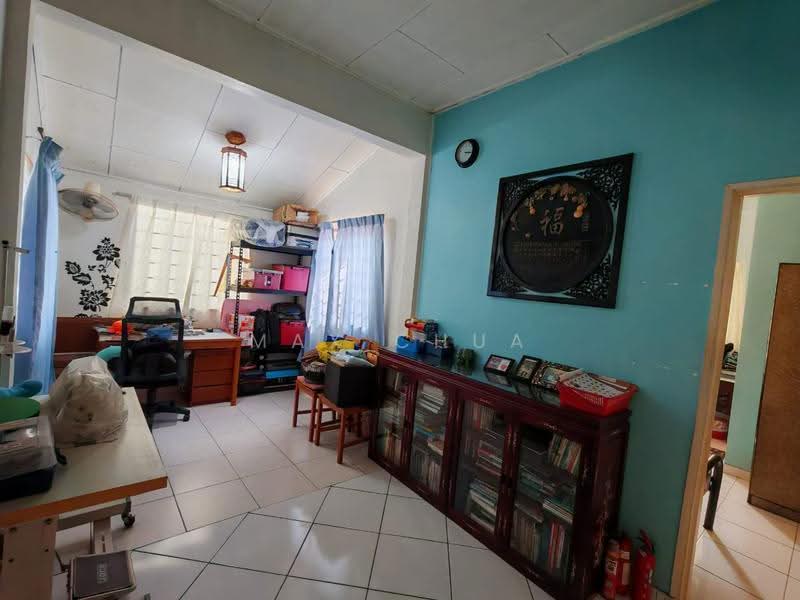 Semi-Detached House for Sale in Taman Bukit Serdang (Seri Kembangan) - Max Chua - Study - PropertyGuru.com.my