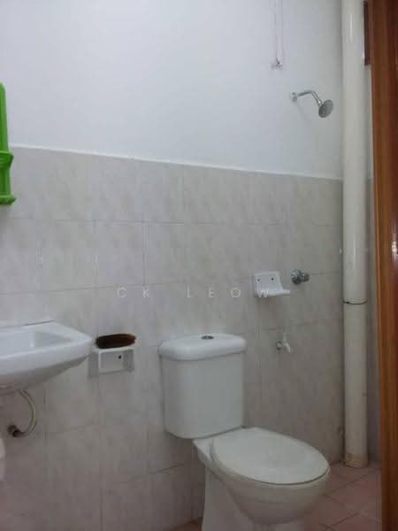 Rumah Teres 1-Tingkat untuk Disewa di Taman Putri Kulai (Kulai) - Ck Leow - Bathroom - PropertyGuru.com.my