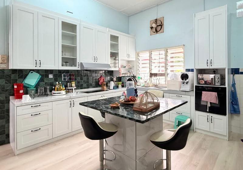 Bungalow House for Rent in Port Dickson (Negeri Sembilan) - Janie Wai - Kitchen - PropertyGuru.com.my