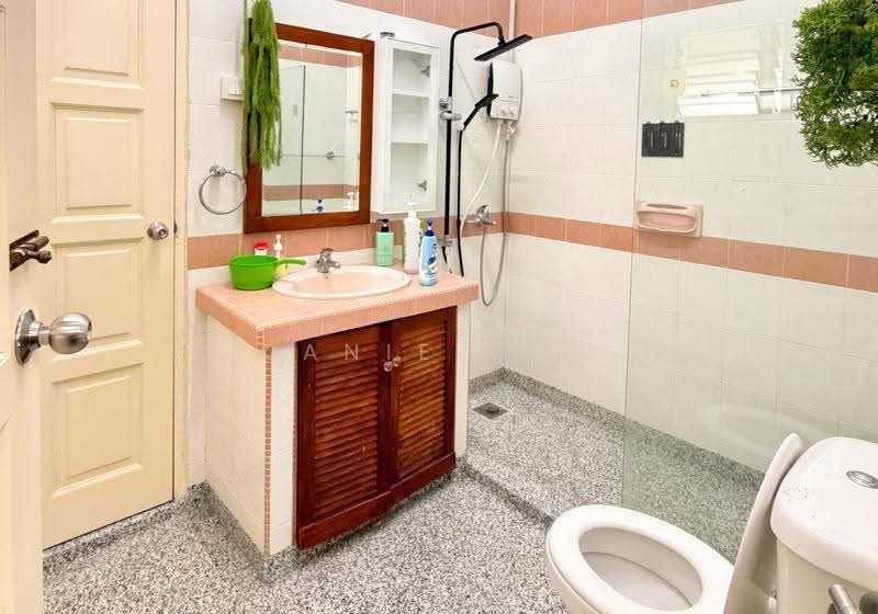 Bungalow House for Rent in Port Dickson (Negeri Sembilan) - Janie Wai - Bathroom - PropertyGuru.com.my