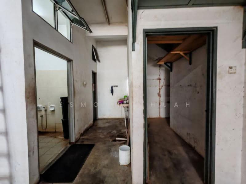 Kilang untuk Disewa di Taman Juru (Bukit Minyak) - Desmond Chuah - Bathroom - PropertyGuru.com.my
