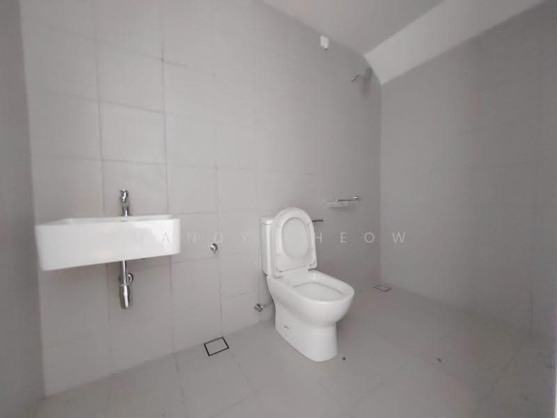 2-storey Terraced House for Sale in Bandar Country Homes (Rawang) - Mandy Cheow - Bathroom - PropertyGuru.com.my