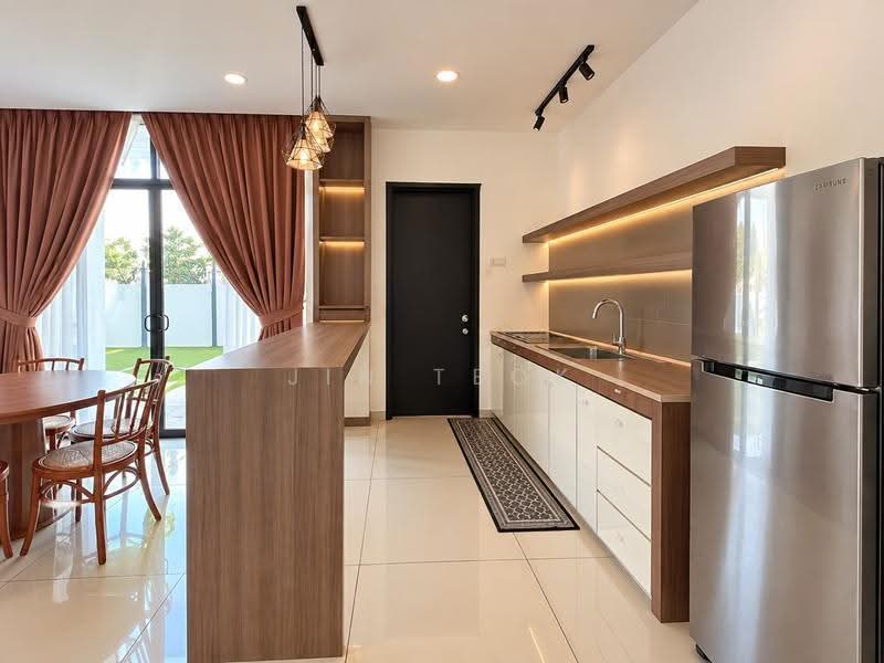 Cluster House for Rent in Taman Adda Heights (Tebrau) - Jin Teok - Kitchen - PropertyGuru.com.my