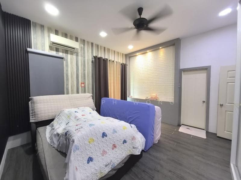 Semi-Detached House for Sale in Taman Kinta Mas (Ipoh) - Joseph Wong - Bedroom - PropertyGuru.com.my