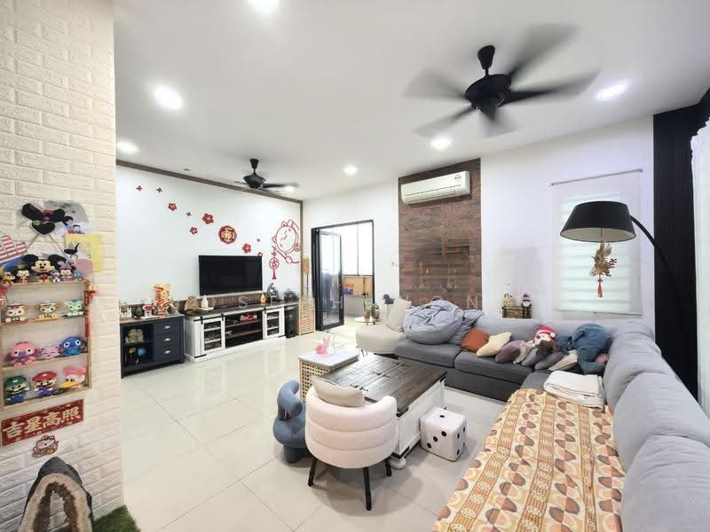 Semi-Detached House for Sale in Taman Kinta Mas (Ipoh) - Joseph Wong - Living Room - PropertyGuru.com.my