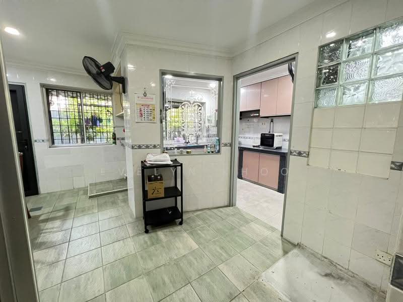 2-storey Terraced House for Sale in Taman Bukit Idaman (Selayang) - Evelyn Khoo - Kitchen - PropertyGuru.com.my