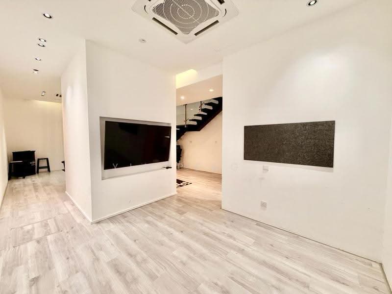 Townhouse for Rent in Bukit Kiara (Kuala Lumpur) - Yin Peng . - Living Room - PropertyGuru.com.my
