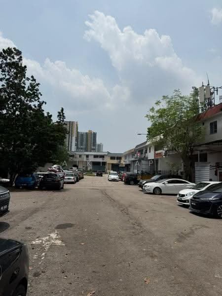 Semi-D Factory for Rent in Kawasan Perindustrian Balakong (Balakong) - Aiki Yap - Exterior - PropertyGuru.com.my