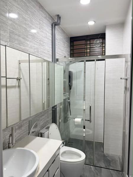 Service Residence for Rent at Palazio - Tycia Law - Bathroom - PropertyGuru.com.my