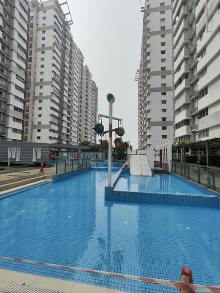 Kediaman Servis untuk Disewa di Koi Kinrara - Nick Ng - Pool - PropertyGuru.com.my