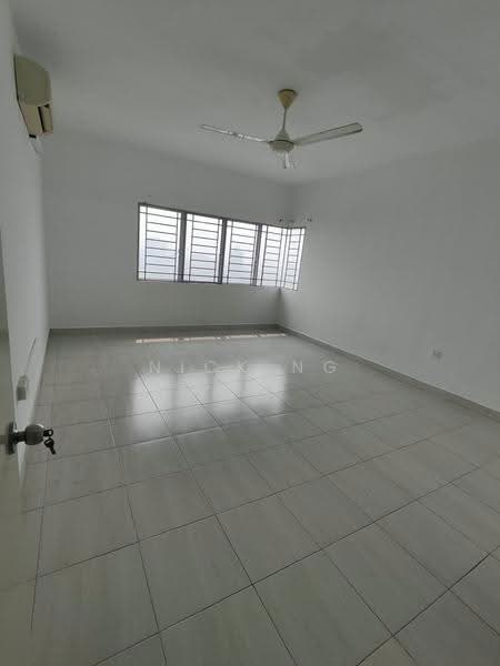 Kediaman Servis untuk Disewa di Koi Kinrara - Nick Ng - Master Room - PropertyGuru.com.my