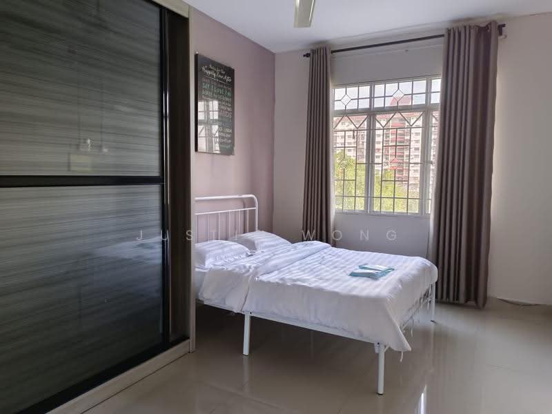 Pangsapuri untuk Disewa di Mentari Court - Justin Wong - Bedroom - PropertyGuru.com.my