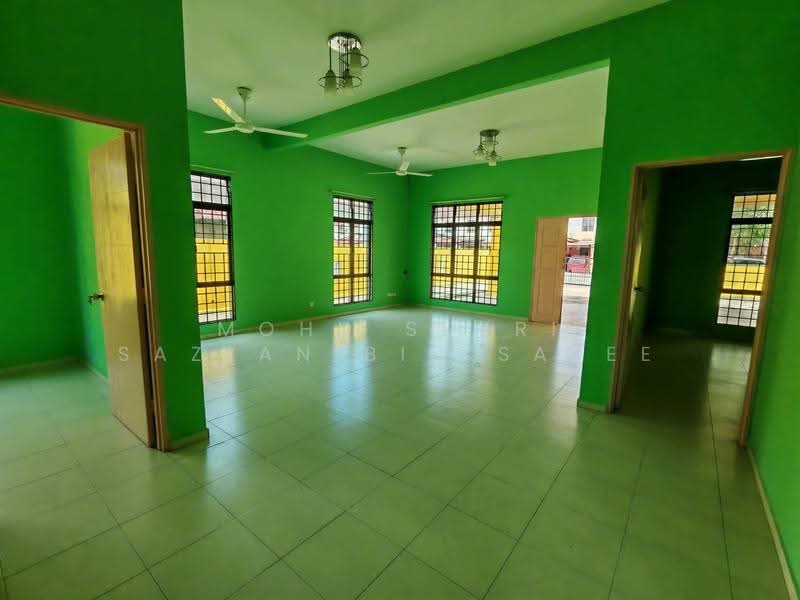 Rumah Berkembar untuk Dijual di Limbongan (Klebang) - Mohd Sukri Sazlan Bin Sapee - Living Room - PropertyGuru.com.my