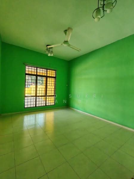 Rumah Berkembar untuk Dijual di Limbongan (Klebang) - Mohd Sukri Sazlan Bin Sapee - Living Room - PropertyGuru.com.my