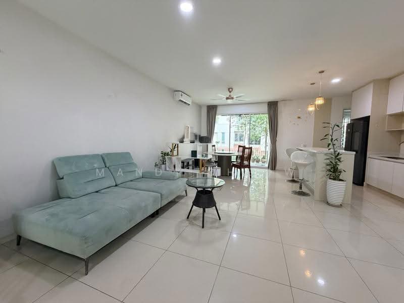 3-storey Terraced House for Rent in Tamansari (Rawang) - Mandy Cheow - Living Room - PropertyGuru.com.my