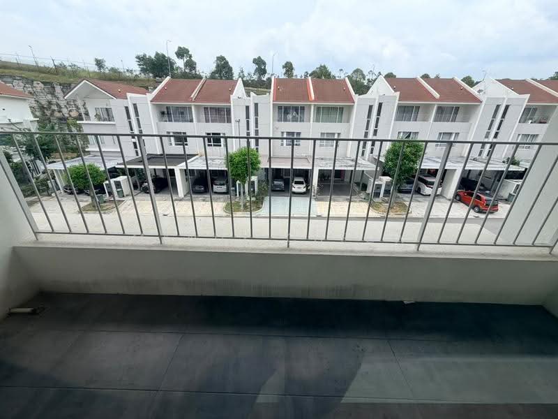 3-storey Terraced House for Sale in Tamansari (Rawang) - Mandy Cheow - PropertyGuru.com.my