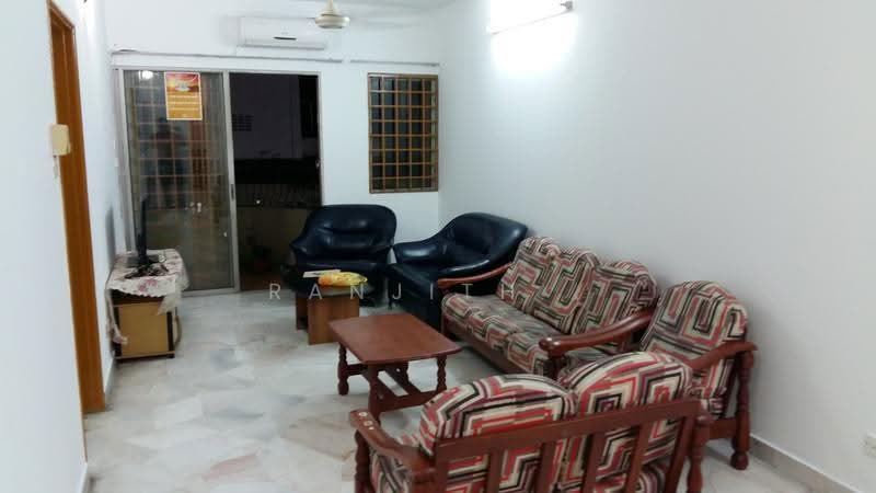 Kondominium untuk Dijual di Palm Court Condominium - Ranjith . - Living Room - PropertyGuru.com.my