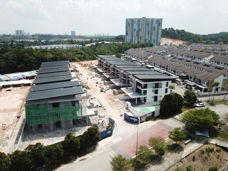 Rumah Berkembar untuk Dijual di Bandar Bukit Puchong (Puchong) - Jeff Tan - Exterior - PropertyGuru.com.my