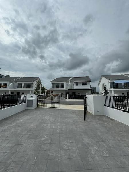 2-storey Terraced House for Sale in Cyberjaya (Selangor) - Henry Liew - Exterior - PropertyGuru.com.my
