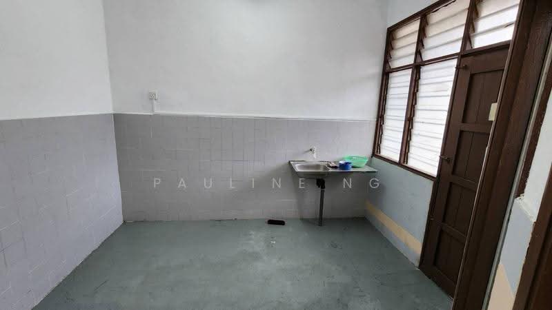 1-storey Terraced House for Sale in Desa Jaya (Johor Bahru) - Pauline Ng - Kitchen - PropertyGuru.com.my