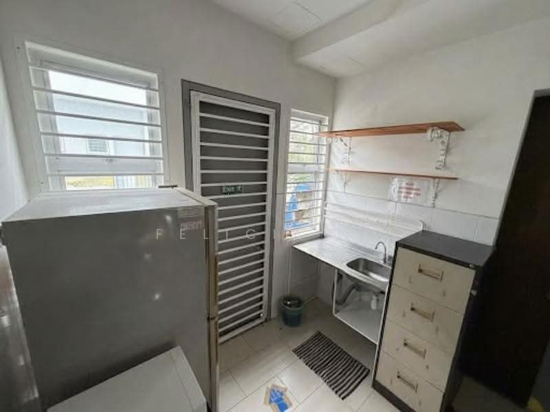2-storey Terraced House for Rent in Bandar Rimbayu (Telok Panglima Garang) - Felicia Ng - Kitchen - PropertyGuru.com.my