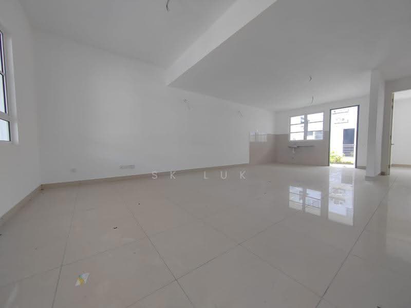 2-storey Terraced House for Sale in Bandar Country Homes (Rawang) - SK Luk - Living Room - PropertyGuru.com.my