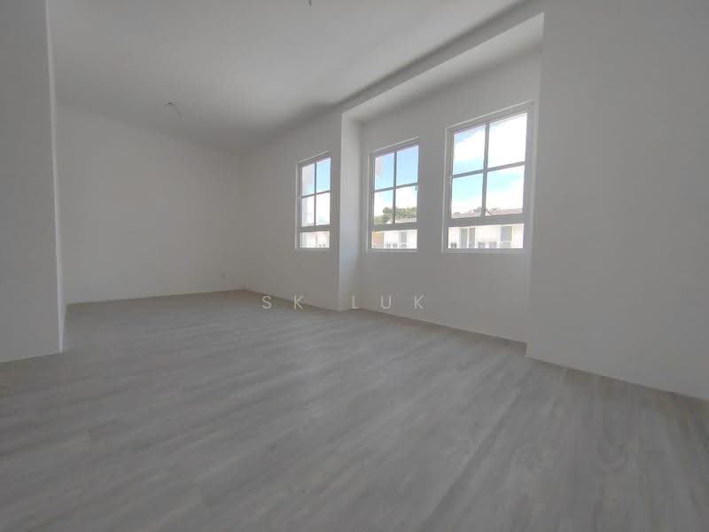 2-storey Terraced House for Sale in Bandar Country Homes (Rawang) - SK Luk - Living Room - PropertyGuru.com.my