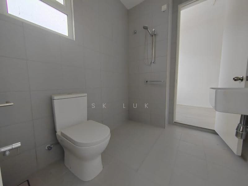 2-storey Terraced House for Sale in Bandar Country Homes (Rawang) - SK Luk - Bathroom - PropertyGuru.com.my